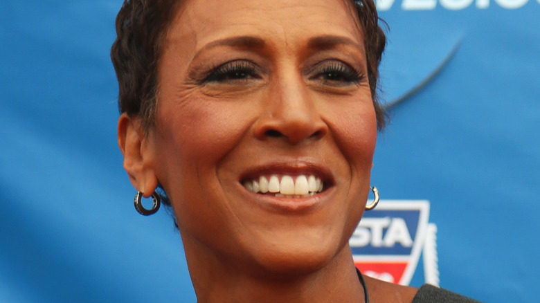 Robin Roberts with wide smile on the red carpet