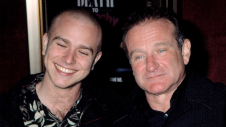 Zak Williams, Robin Williams, in 2002 candid photo, Robin looking sad