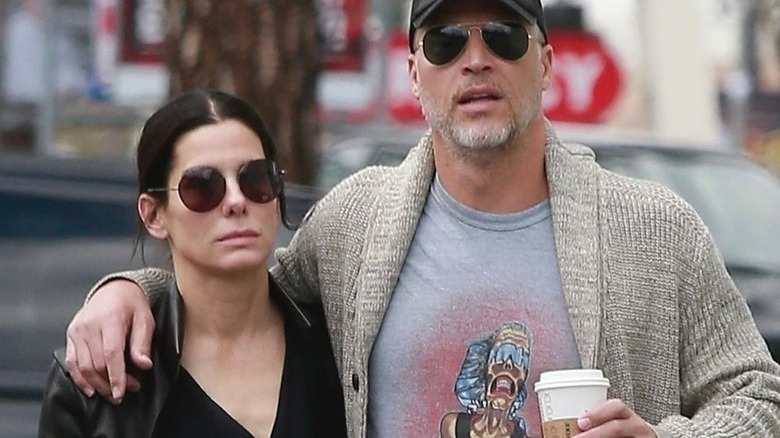 Sandra Bullock and Bryan Randall getting coffee