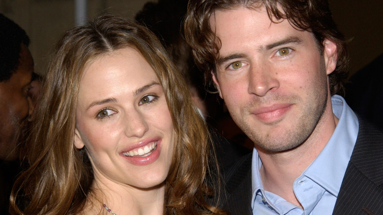 Jennifer Garner and Scott Foley at a premiere