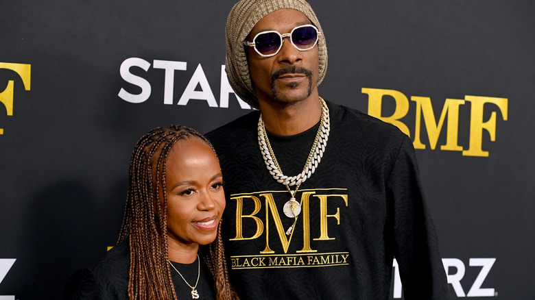 Snoop Dogg, Shante Broadus smiling