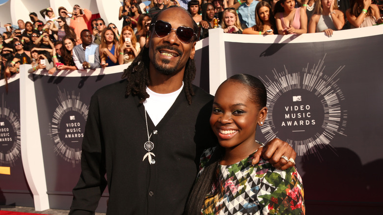 Snoop Dogg, Cori Broadus smiling