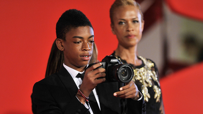 Jackson Lee taking photo, Tonya Lee