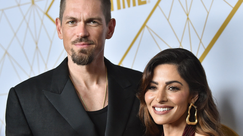 Steve Howey and Sarah Shahi on the red carpet