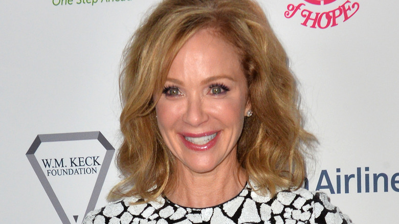 Lauren Holly smiling