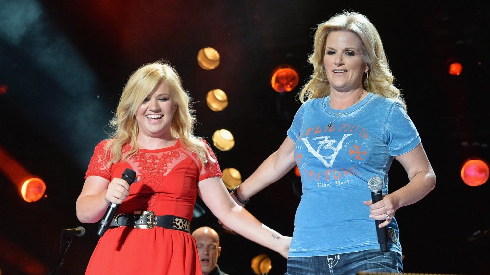 Trisha Yearwood and Kelly Clarkson