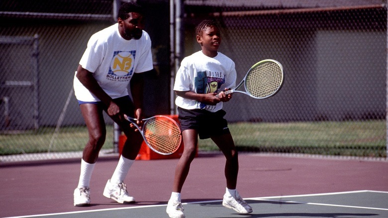 Richard Williams coaching Serena in 1991