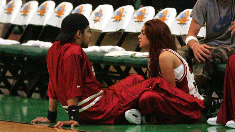 Wilmer Valderrama, Lindsay Lohan on basketball court