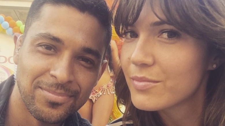 Wilmer Valderrama, Mandy Moore smiling