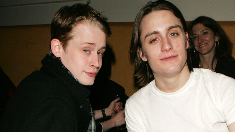 Young Macaulay Culkin and Kieran Culkin