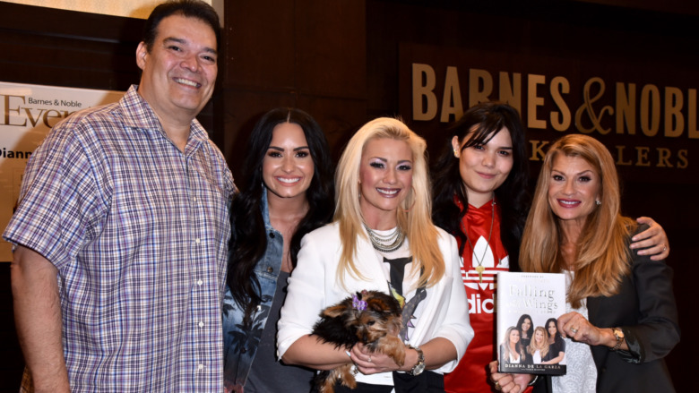 Eddie De La Garza, Demi Lovato, Dallas Lovato, Madison De La Garza and Dianna De La Garza standing