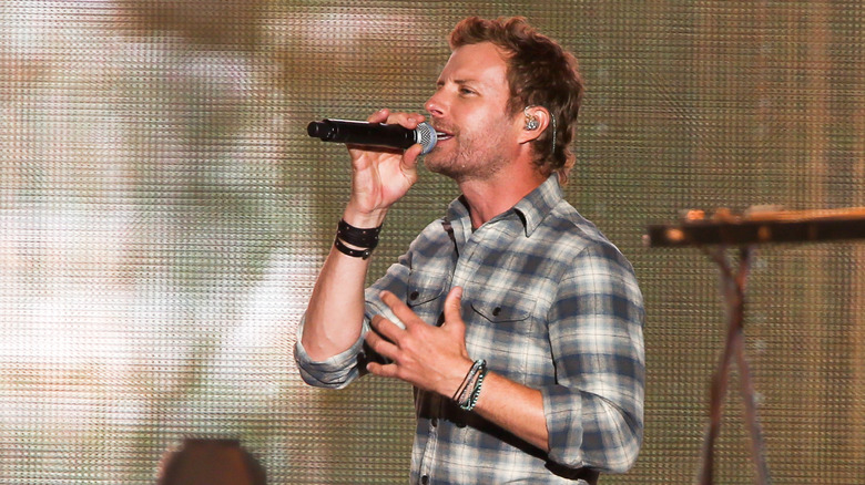 Dierks Bentley singing