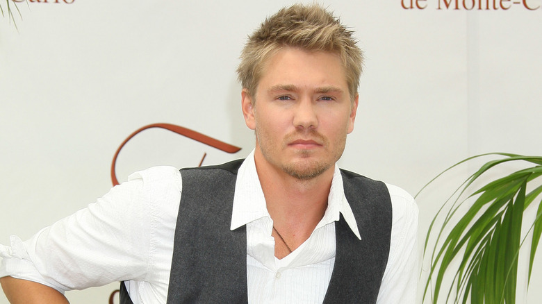 Chad Michael Murray posing