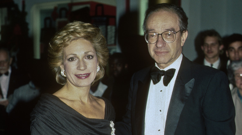 Andrea Mitchell, Alan Greenspan posing