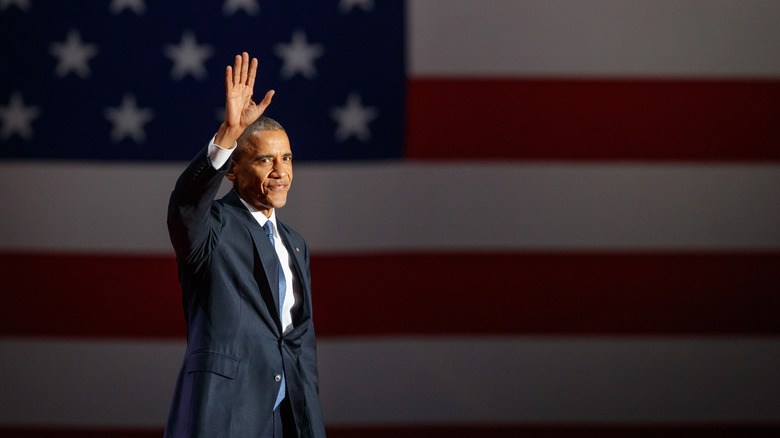 Barack Obama waving