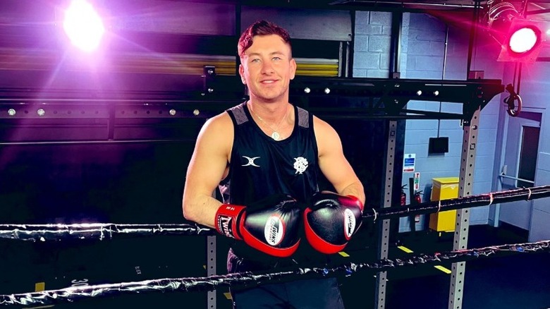 Barry Keoghan boxing