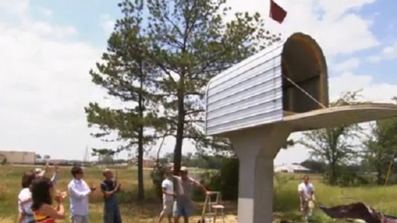 Gerald Dowden unveils large mailbox