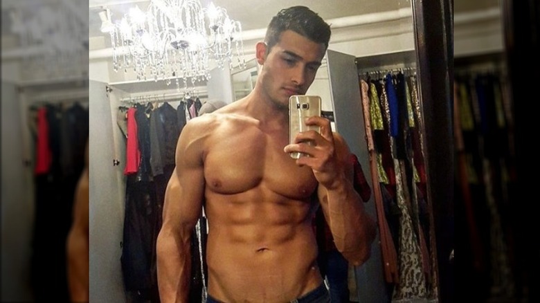 Sam Asghari taking a selfie