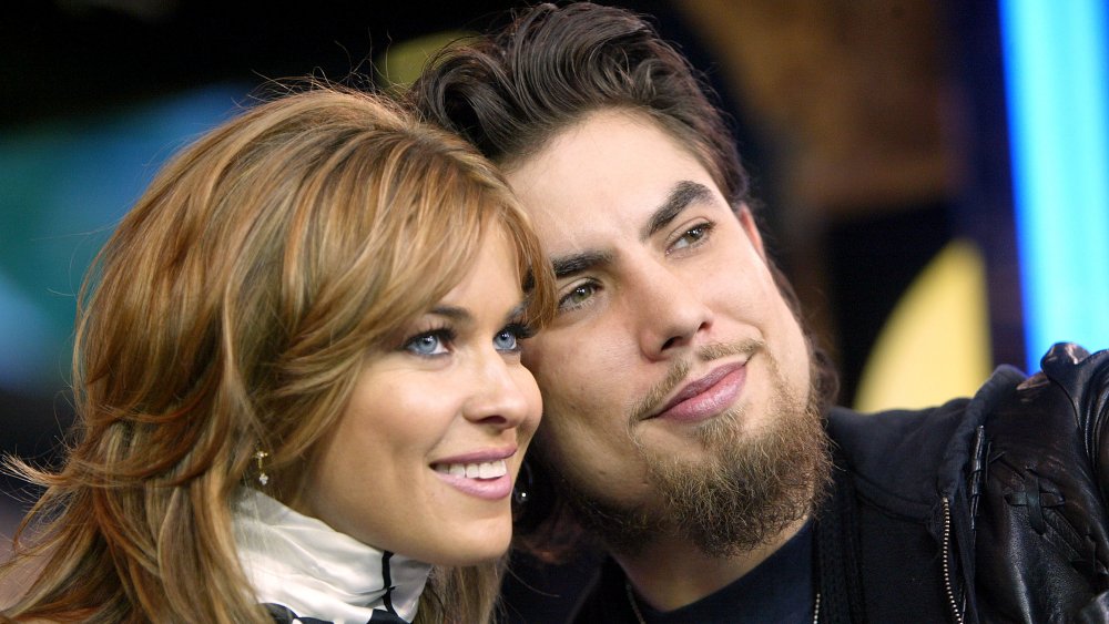 Carmen Electra and Dave Navarro posing together