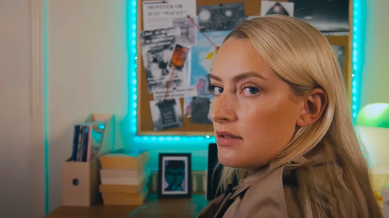Amelia Dimoldenberg in Vice video