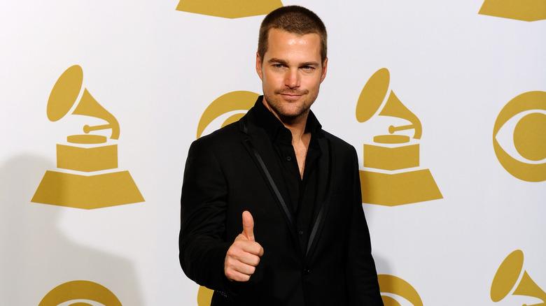 Chris O'Donnell giving thumbs up