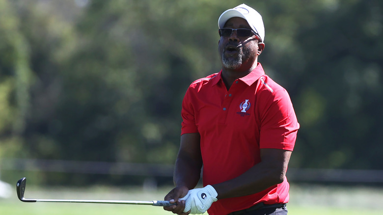 Darius Rucker playing golf