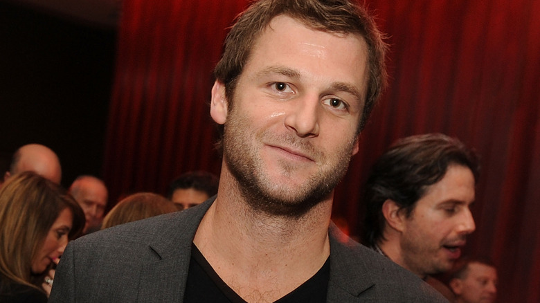 Dave Salmoni posing for cameras