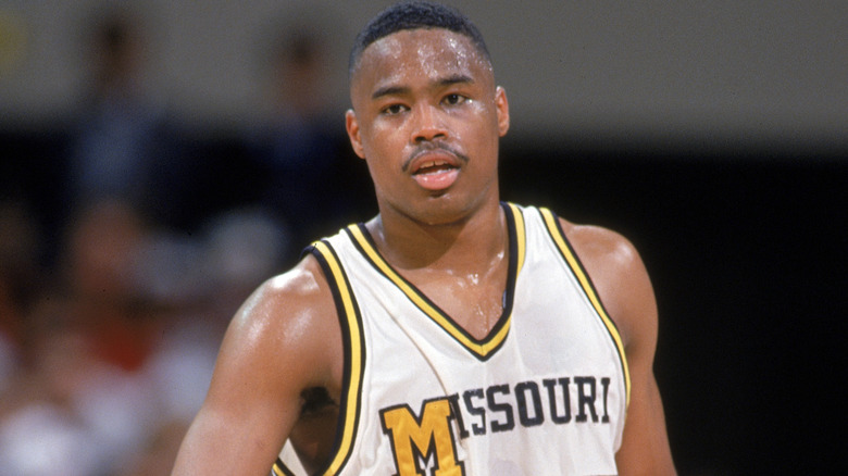 Melvin Booker on the court