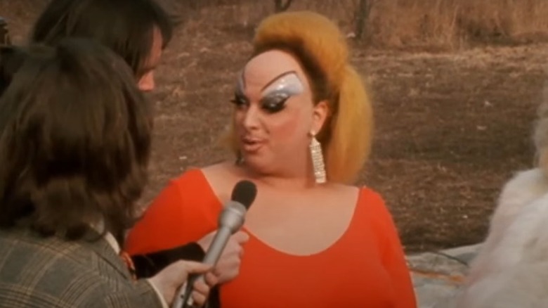 Divine in "Pink Flamingoes"