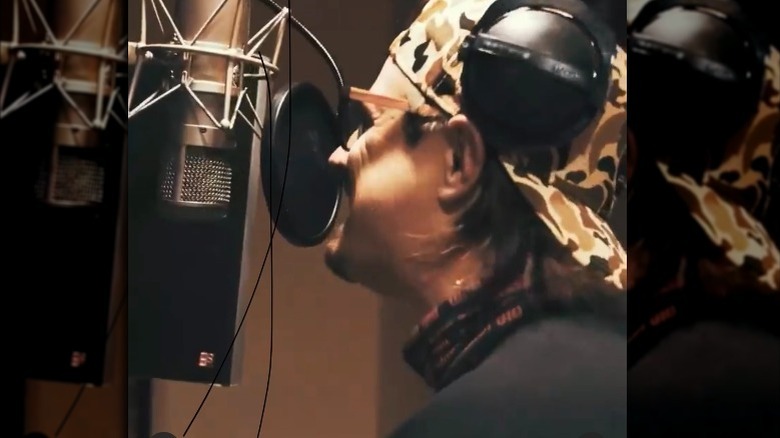 HARDY singing in recording studio