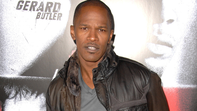 Jamie Foxx posing on red carpet