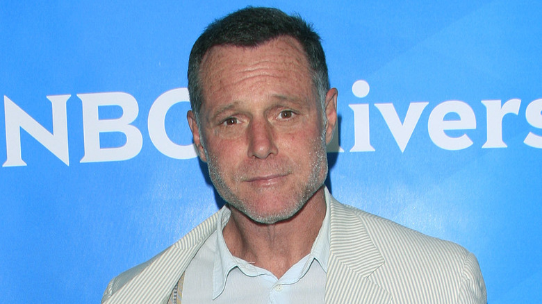 Jason Beghe in all white