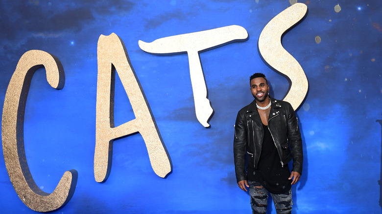 Jason Derulo promoting "Cats"