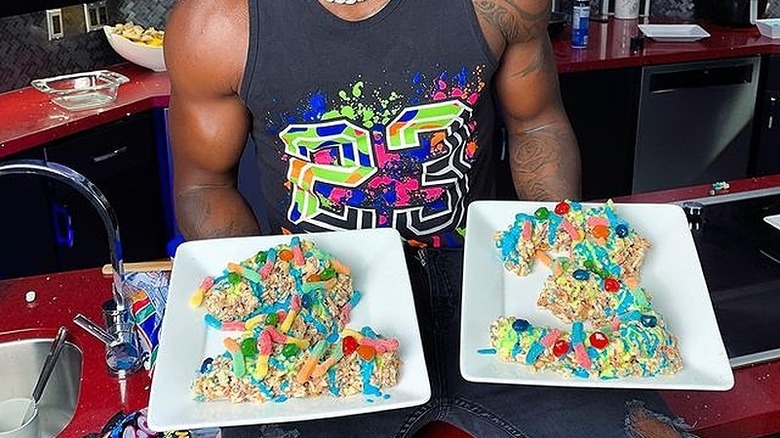 Jason Derulo celebrating with a "milli-meal"