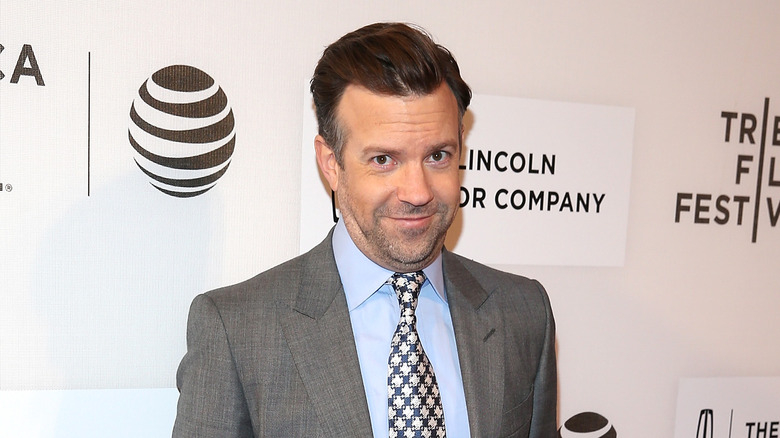 Jason Sudeikis smirking 