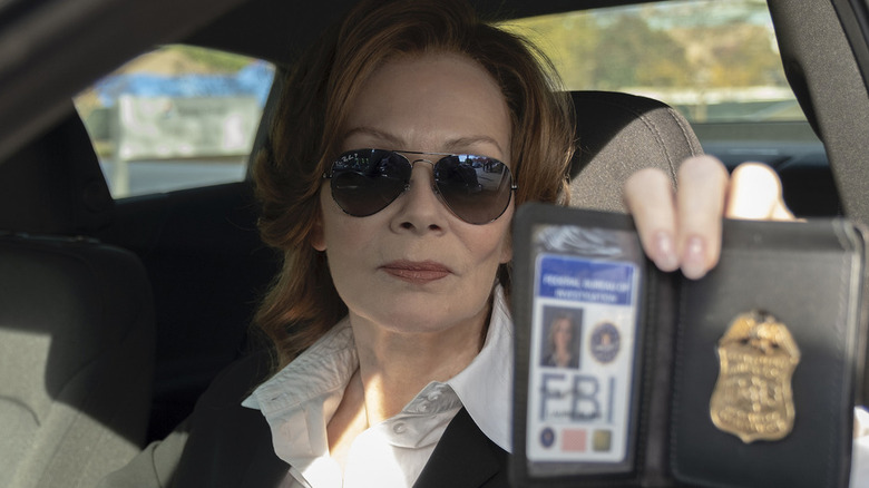 Jean Smart plays  FBI agent Laurie Blake in Watchmen 