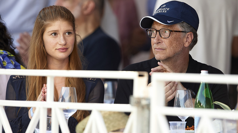 Jennifer Gates sitting with her dad, Bill Gates