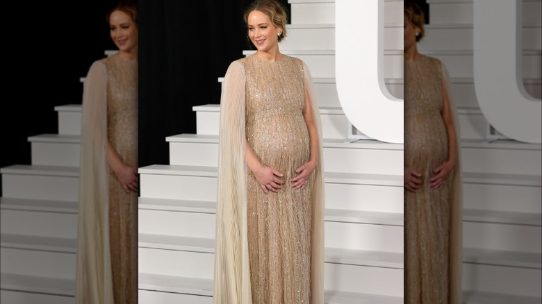 Jennifer Lawrence pregnant gold dress