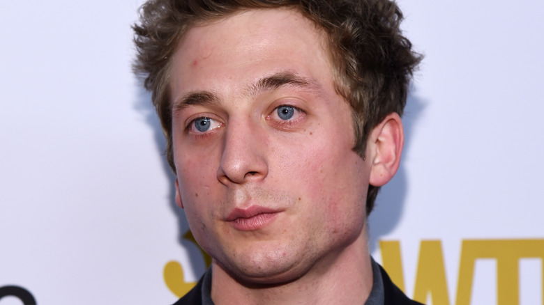 Jeremy Allen White posing for cameras