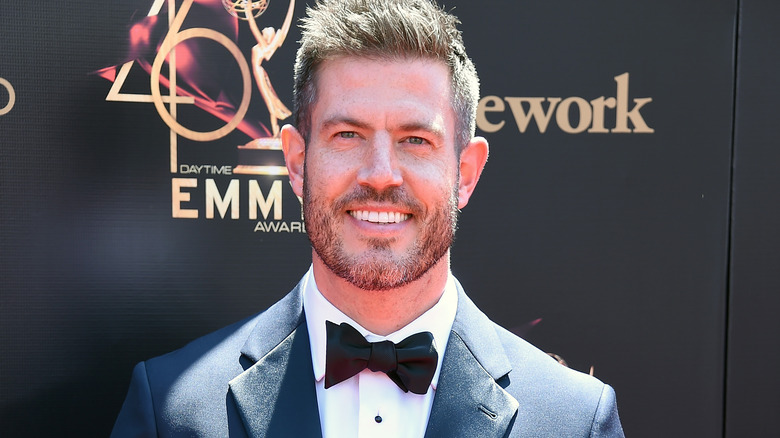 Jesse Palmer on red carpet