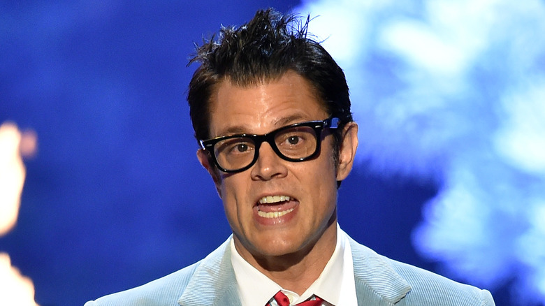 Johnny Knoxville speaking on stage