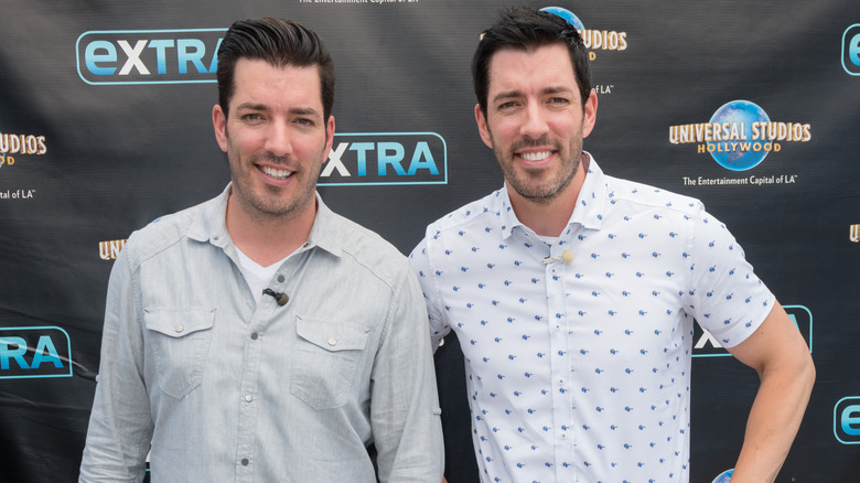 Jonathan and Drew Scott smiling