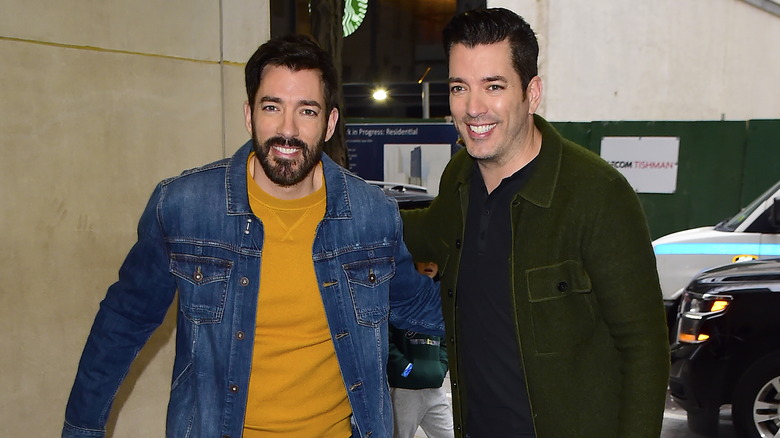 Jonathan and Drew Scott smiling