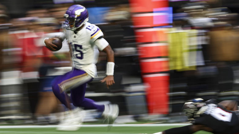 Joshua Dobbs running during Viking-Falcons game