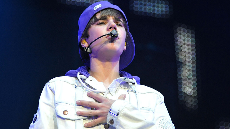 Justin Bieber sings onstage