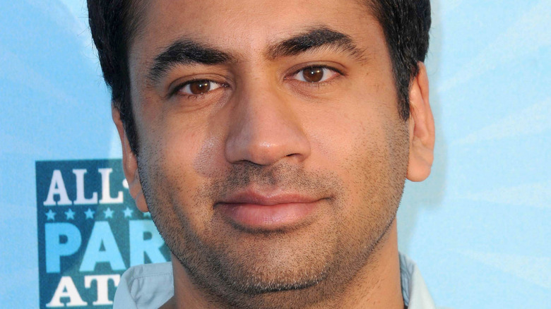 Kal Penn smiling