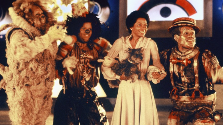 The cast of The Wiz all smiling