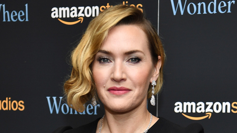 Kate Winslet wears a huge diamond earring