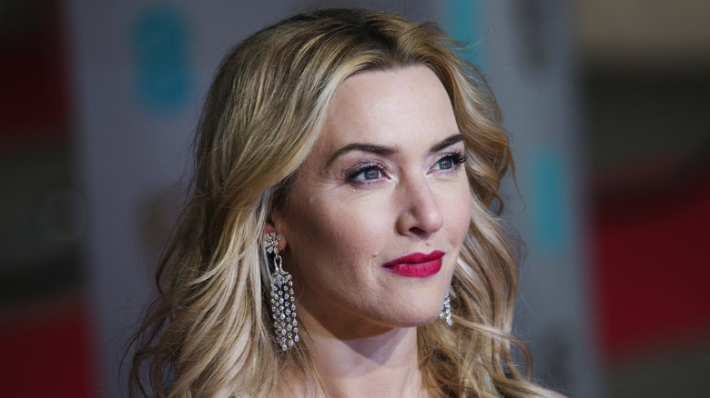 Kate Winslet wearing red lipstick