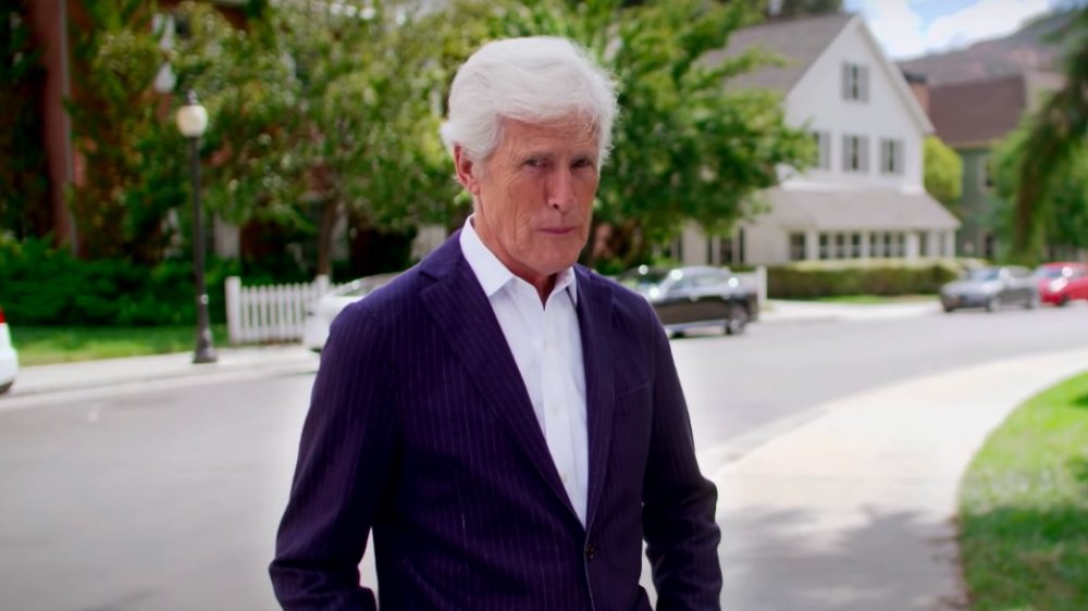 Keith Morrison walking outside for a Dateline spoof on The Ellen DeGeneres Show